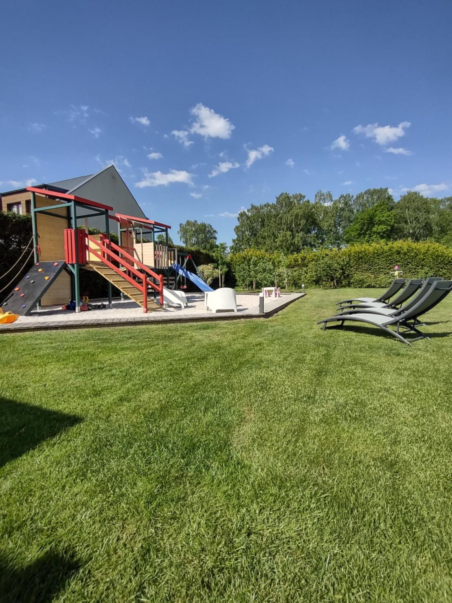 Villa Cork Дебки Екстериор снимка