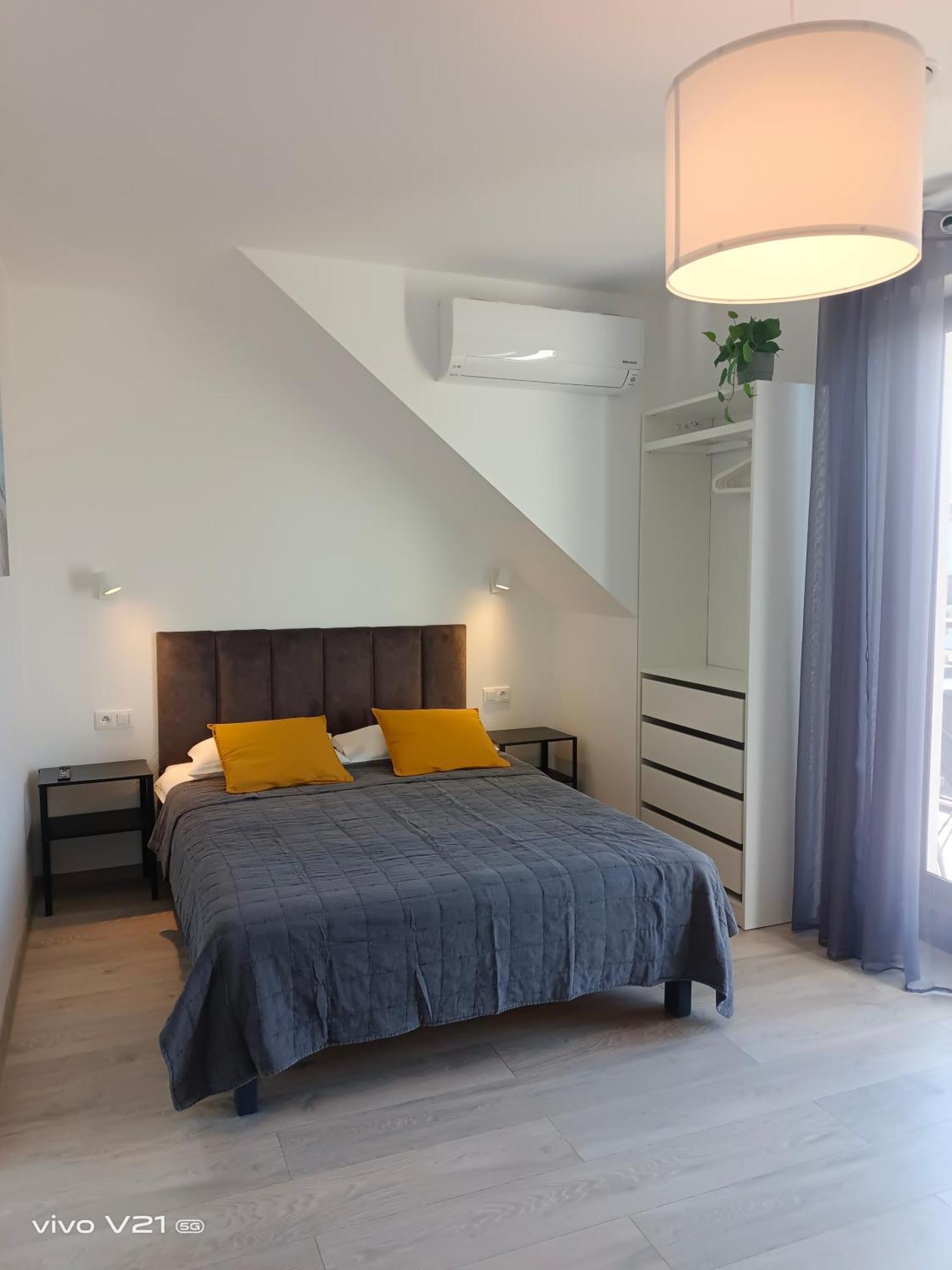 Villa Cork Дебки Екстериор снимка
