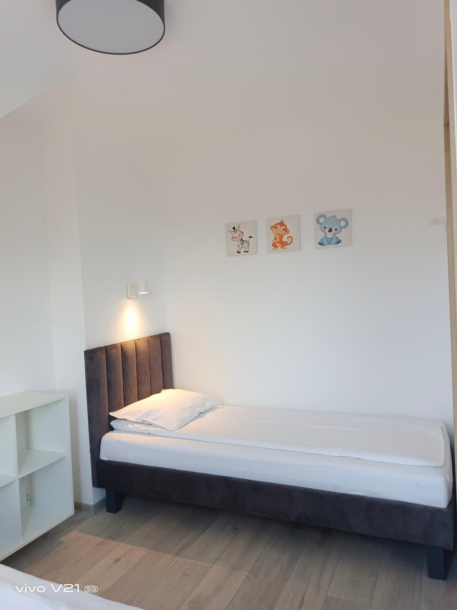 Villa Cork Дебки Екстериор снимка