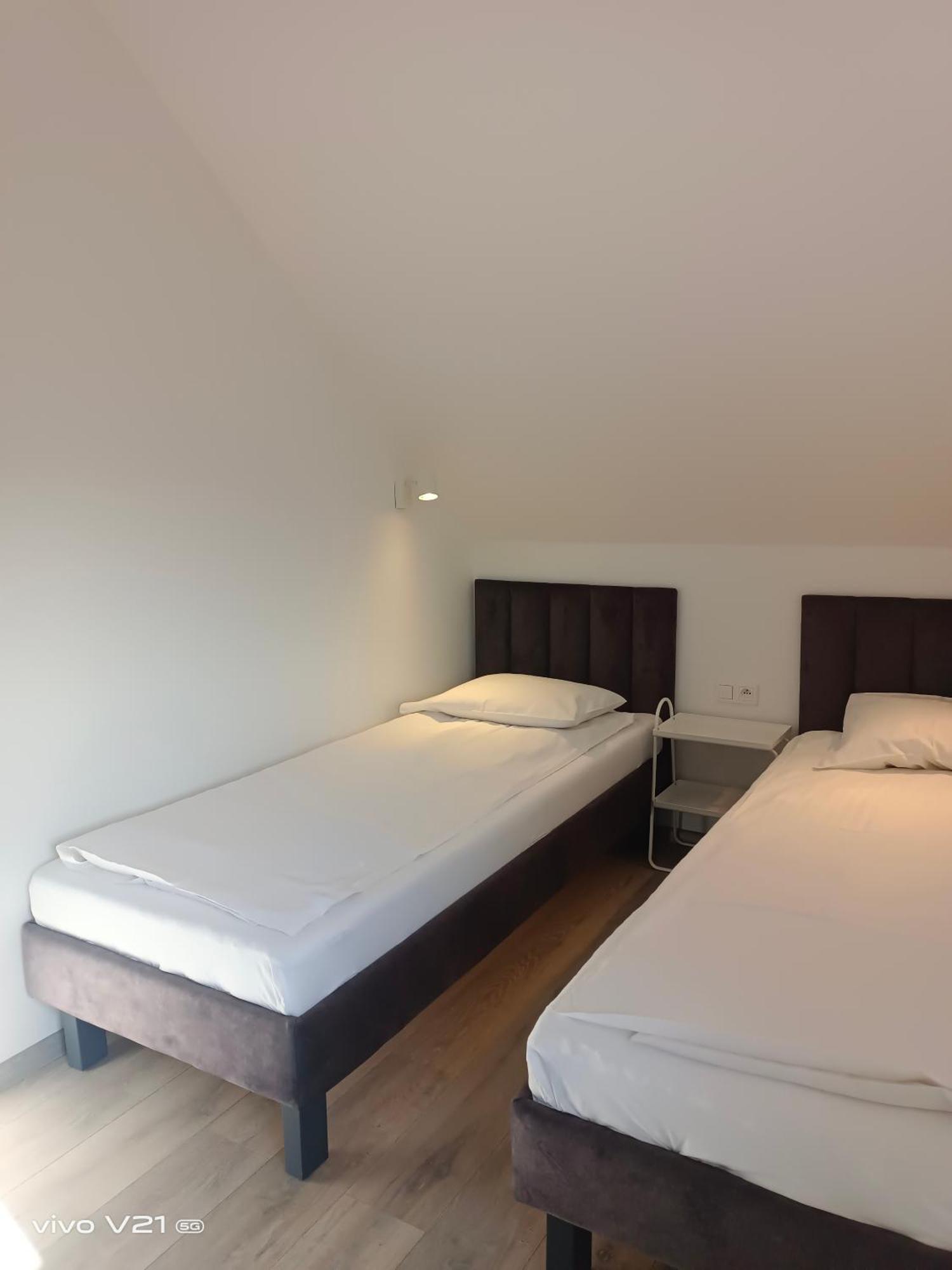 Villa Cork Дебки Екстериор снимка
