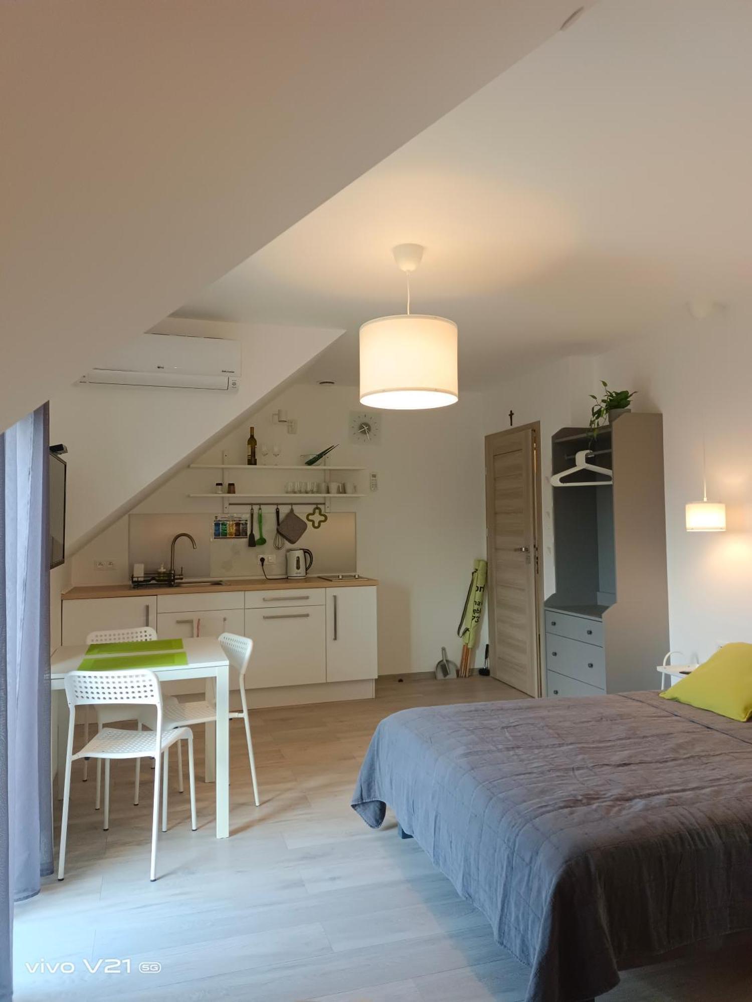 Villa Cork Дебки Екстериор снимка