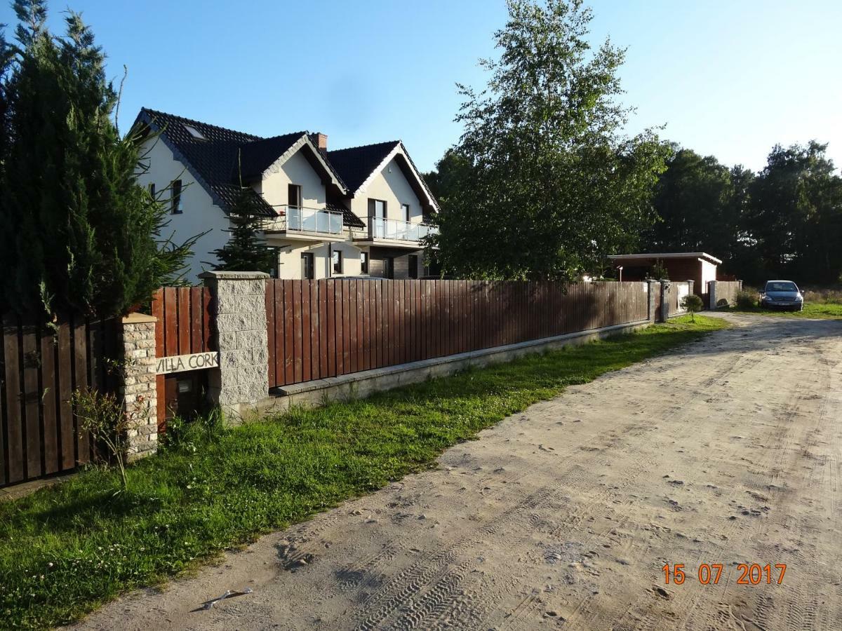 Villa Cork Дебки Екстериор снимка